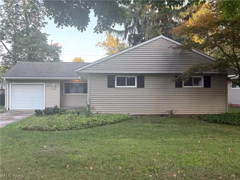 6417 Alderwood Rd, Parma Heights, OH 44130