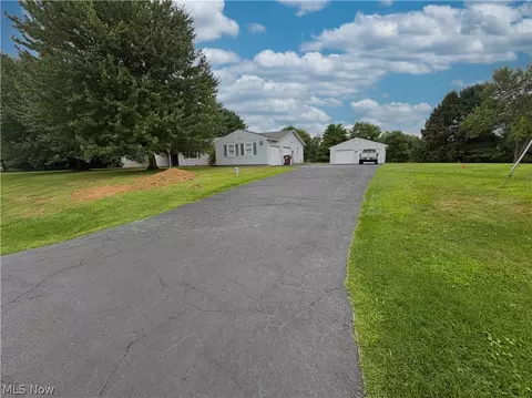 46567 Winston Dr, East Liverpool, OH 43920