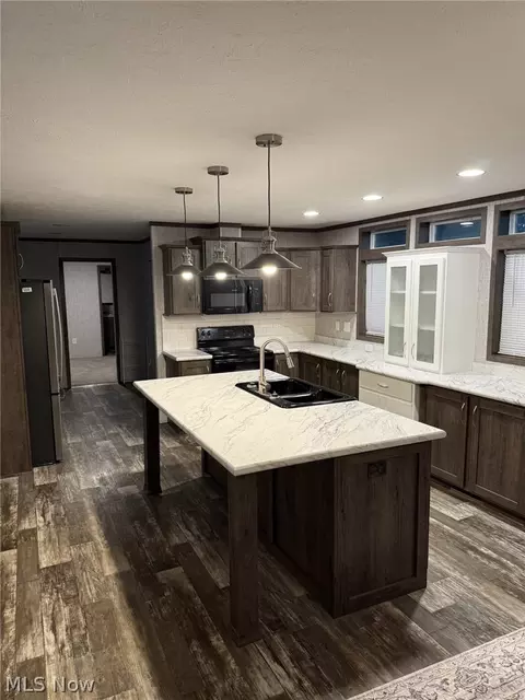 Kitchen - 80 Zero St, Coshocton, OH 43812 photo 1 of 2