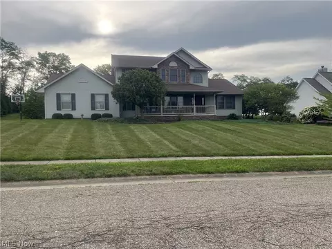 438 Overlook Cir, Dalton, OH 44618