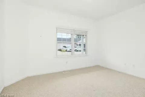 Bedroom - 132 Arrow Ct, Elyria, OH 44035 photo 3 of 5