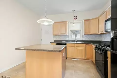 Kitchen - 132 Arrow Ct, Elyria, OH 44035 photo 2 of 2