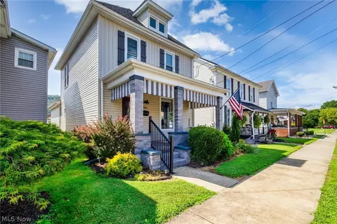 Exterior - 2017 Main St, Wellsburg, WV 26070 photo 2 of 8