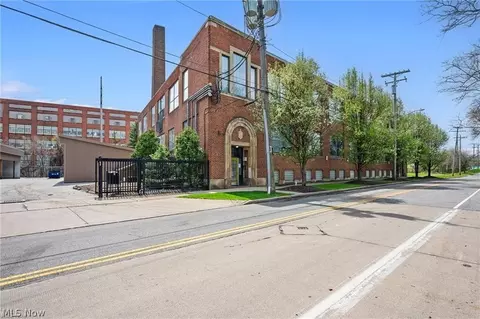 8205 Franklin Blvd #4, Cleveland, OH 44102