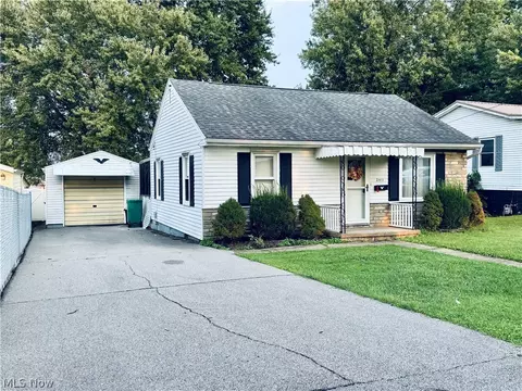 2411 Pennsylvania Ave, Parkersburg, WV 26101