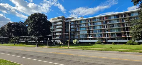 2331 E Market St #414, Akron, OH 44312