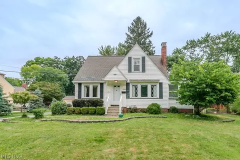 38247 Ridge Rd, Willoughby, OH 44094