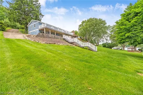 Exterior - 426 E Mohawk Dr, Malvern, OH 44644 photo 3 of 6