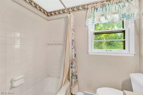 Bath - 426 E Mohawk Dr, Malvern, OH 44644 photo 2 of 2