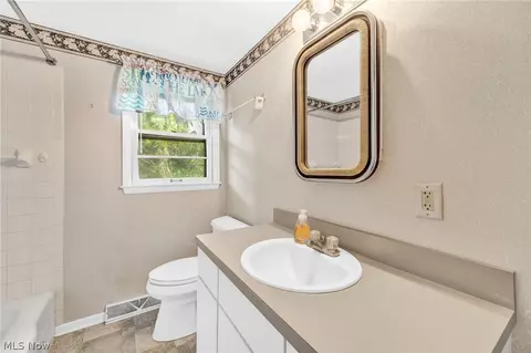 Bath - 426 E Mohawk Dr, Malvern, OH 44644 photo 1 of 2