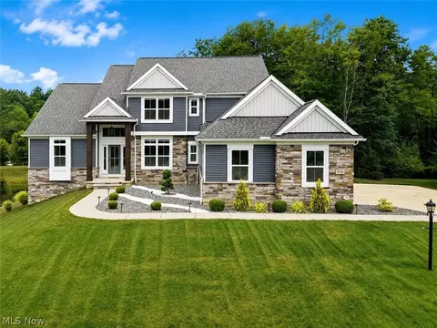 3716 Braemar Dr, Broadview Heights, OH 44147