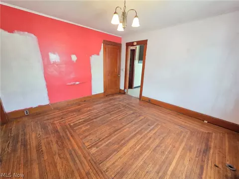 Living - 1801 W Prospect Rd, Ashtabula, OH 44004 photo 3 of 6