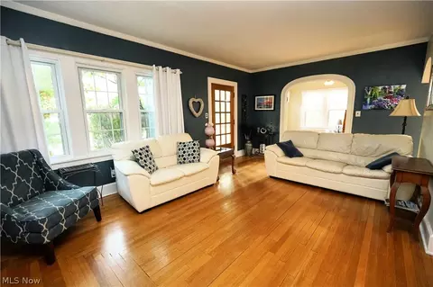Living - 354 Cornell Ave, Elyria, OH 44035 photo 2 of 3