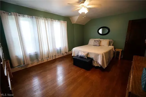 Bedroom - 354 Cornell Ave, Elyria, OH 44035 photo 4 of 8