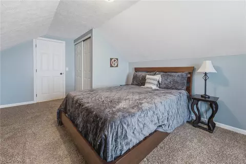 Bedroom - 2014 48th St NE, Canton, OH 44705 photo 4 of 9