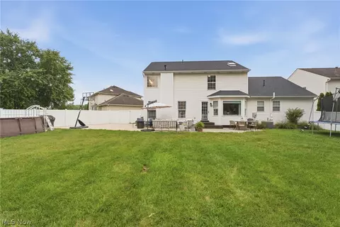 Exterior - 2014 48th St NE, Canton, OH 44705 photo 4 of 9