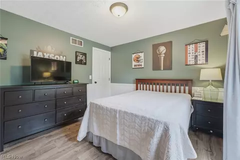 Bedroom - 2014 48th St NE, Canton, OH 44705 photo 6 of 9