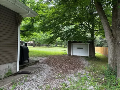 9581 Colton Rd, Windham, OH 44288 photo 5