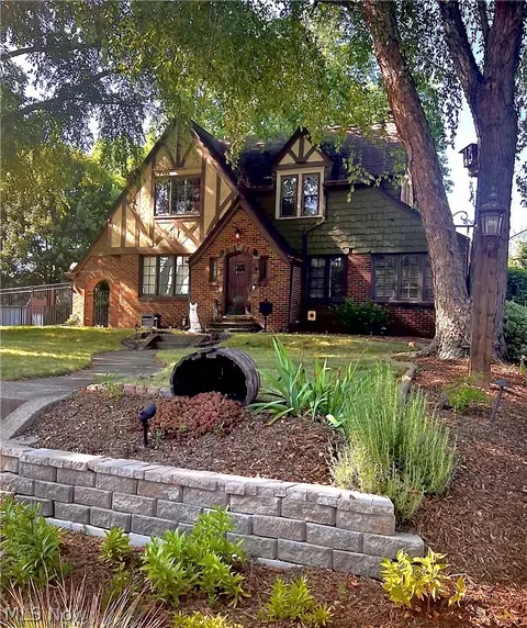421 21st St NW, Canton, OH 44709
