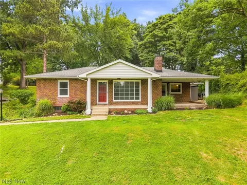 543 Winesap Ave SW, North Canton, OH 44709