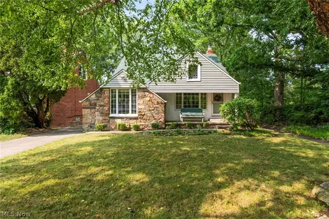 3849 Bainbridge Rd, Cleveland Heights, OH 44118