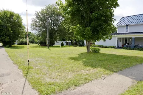 2 Market St S, Martinsburg, OH 43037