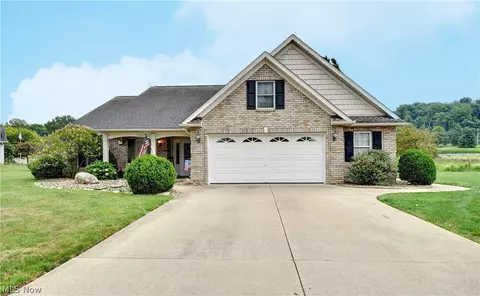 5232 Oriole Ct, Millersburg, OH 44654