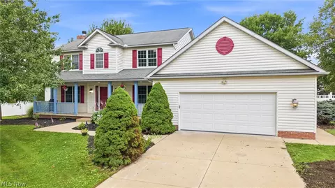 908 Sand Lot Cir, Louisville, OH 44641