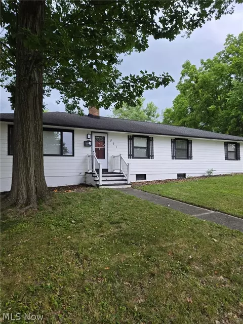 567 N Rocky River Dr, Berea, OH 44017