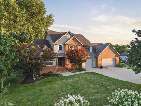 8056 Greenwich Blvd NW, Massillon, OH 44646