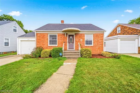 229 E 326th St, Willowick, OH 44095