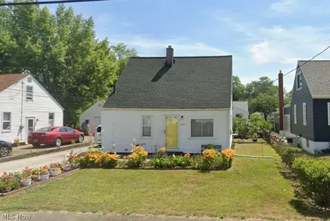 2726 Gilbert Ave NE, Canton, OH 44705
