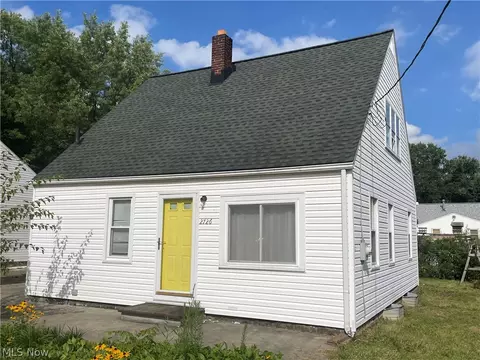 2726 Gilbert Ave NE, Canton, OH 44705