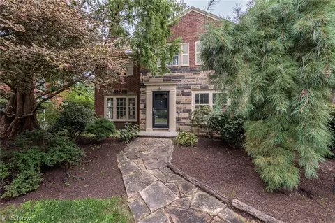 2643 Kerwick Rd, University Heights, OH 44118