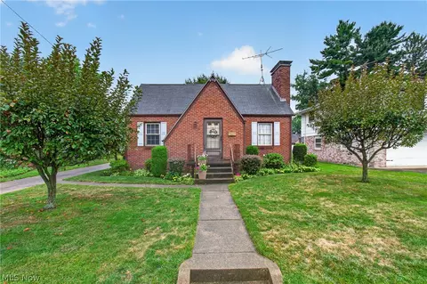 2014 32nd St NW, Canton, OH 44709
