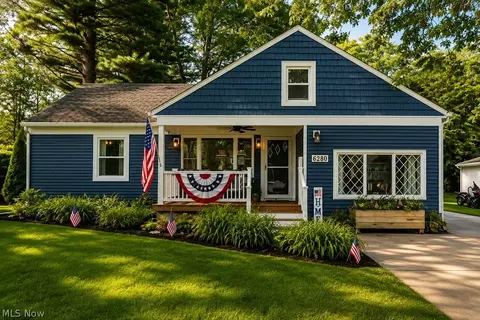6280 Clearair Dr, Mentor, OH 44060