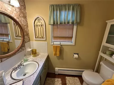 Bath - 674 Cook Ave, Boardman, OH 44512 photo 1 of 2