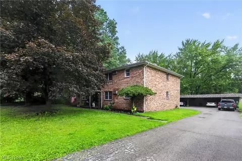 Exterior - 674 Cook Ave, Boardman, OH 44512 photo 2 of 6