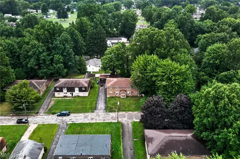 View/Area - 681 Cook Ave, Boardman, OH 44512 photo 4 of 9