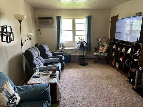 Living - 681 Cook Ave, Boardman, OH 44512 photo 1 of 1