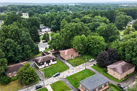 View/Area - 681 Cook Ave, Boardman, OH 44512 photo 3 of 9