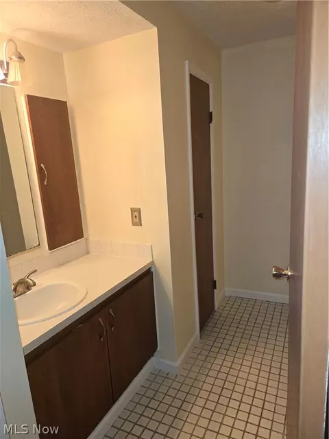 Bath - 8218 Comet Ct, Mentor, OH 44060 photo 1 of 3