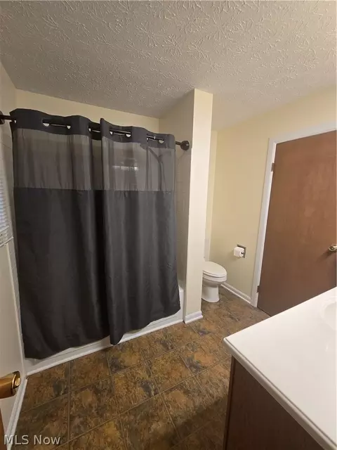 Bath - 8218 Comet Ct, Mentor, OH 44060 photo 3 of 3
