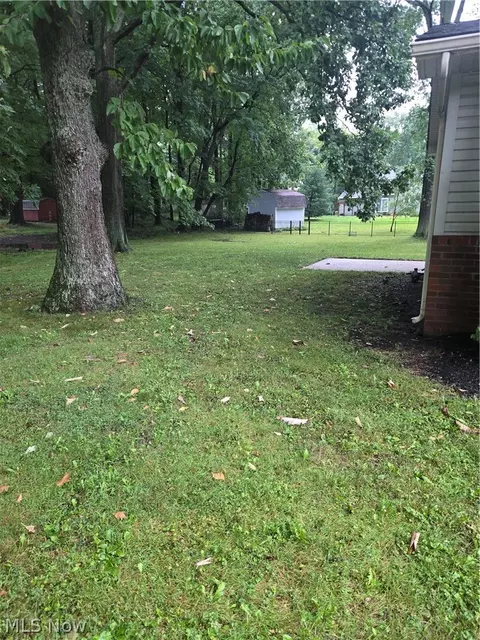 Exterior - 8218 Comet Ct, Mentor, OH 44060 photo 4 of 5