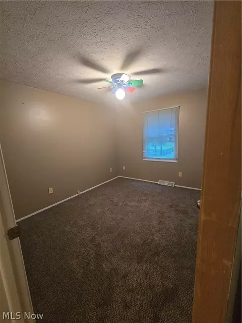 Bedroom - 8218 Comet Ct, Mentor, OH 44060 photo 2 of 3