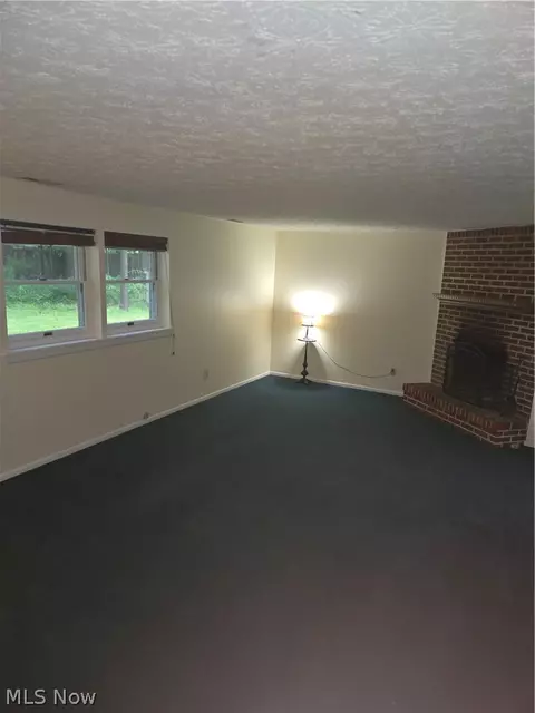 Living - 8218 Comet Ct, Mentor, OH 44060 photo 4 of 4