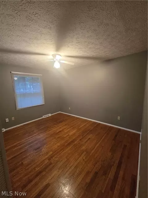 Bedroom - 8218 Comet Ct, Mentor, OH 44060 photo 3 of 3