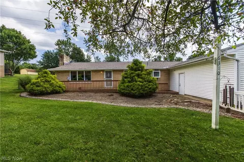 6310 Dodge Rd SW, Canton, OH 44706