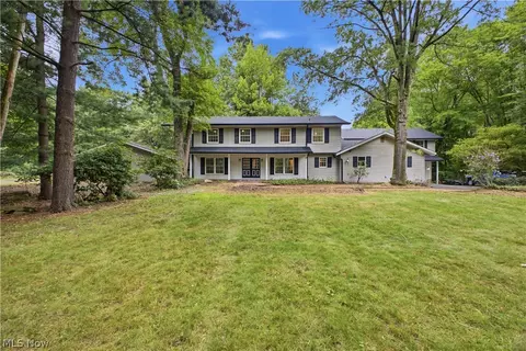 5683 Chestnut Ridge Rd, Hubbard, OH 44425