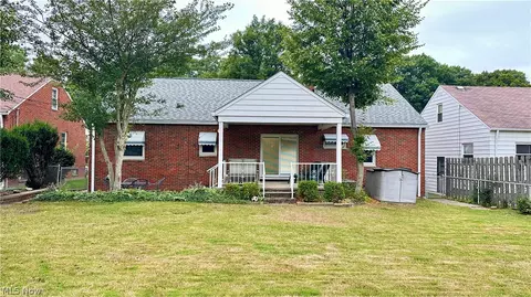 Exterior - 1787 E 227th St, Euclid, OH 44117 photo 2 of 5